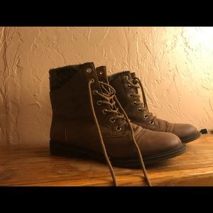 Combat boots